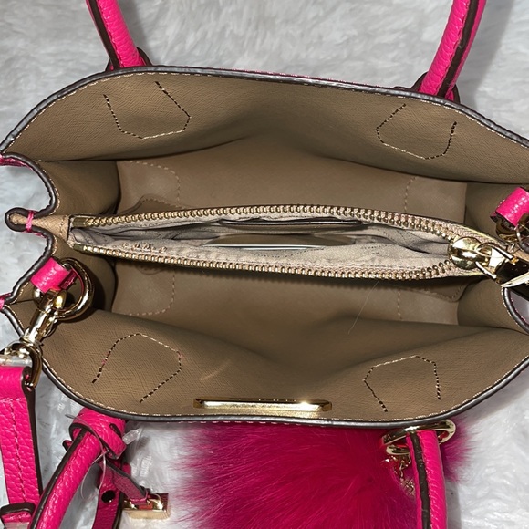 New Michael Kors Mercer Kors Studio Medium Messenger and Love Charm Fur Pom Pom - Picture 15 of 16